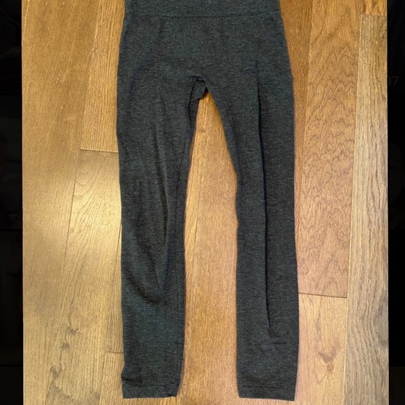 Gray seamless leggings. Fit like a small - Picture 1 of 3